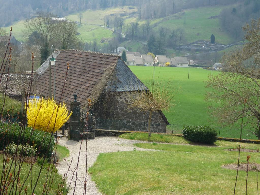 Auberge De L'Aspre Fontanges Exterior photo